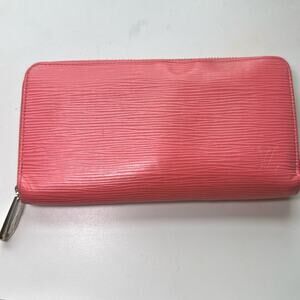 LV continental zippy wallet